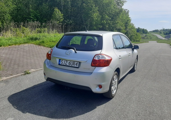 Toyota Auris cena 17990 przebieg: 224000, rok produkcji 2010 z Sierpc małe 46